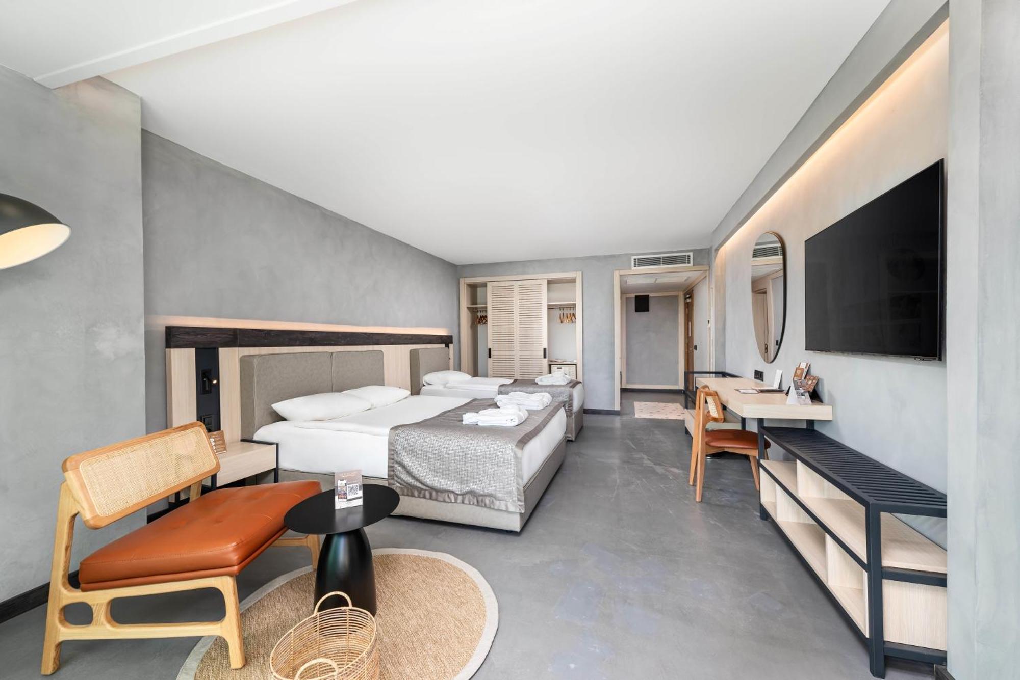 Superior Junior Suite with Sea View,1602341611:JPEG